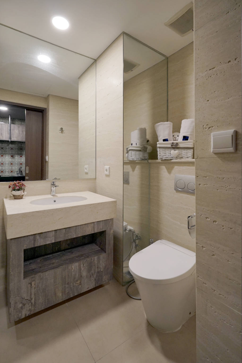 Djuragan Kamar - D'Paragon Uttara Image